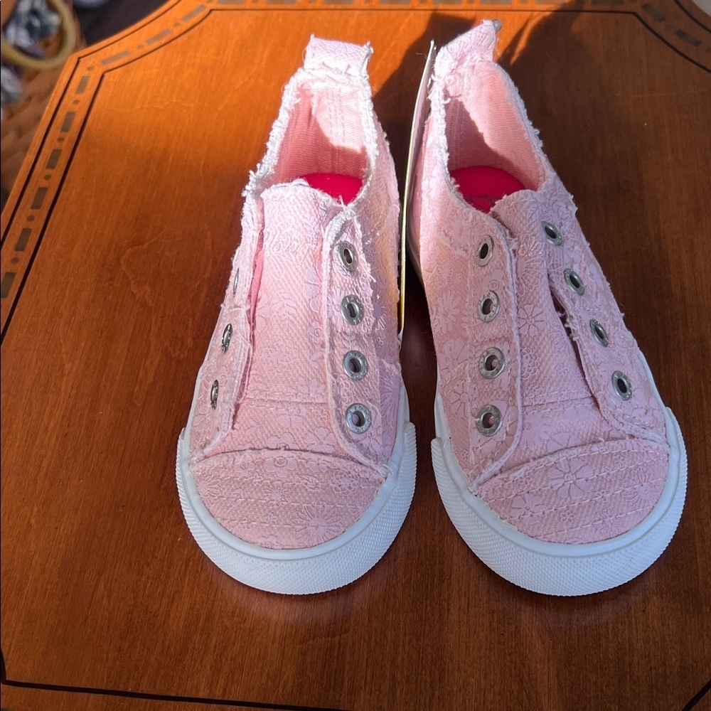 BLOWFISH Pink Lace Slip-On Kids Shoes size Childs 8